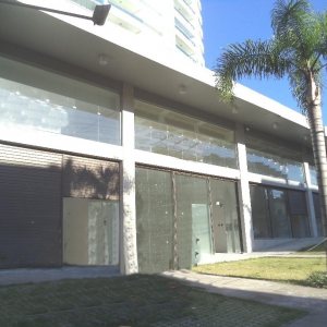 Loja com 312m², no bairro Pio X em Caxias do Sul para Alugar