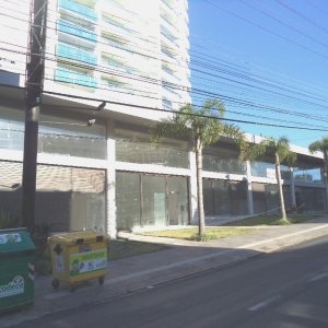 Loja com 312m², no bairro Pio X em Caxias do Sul para Alugar