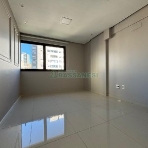 Sala com 60m², 1 vaga, no bairro Centro em Caxias do Sul para Comprar