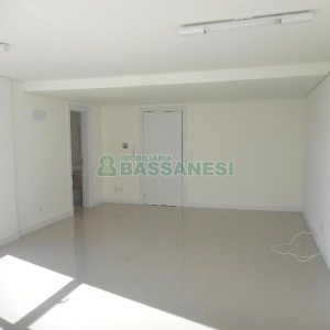 Sala com 42m², 1 vaga, no bairro Panazzolo em Caxias do Sul para Alugar