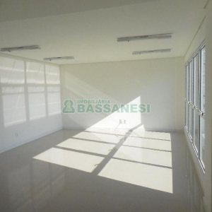 Sala com 42m², 1 vaga, no bairro Panazzolo em Caxias do Sul para Alugar