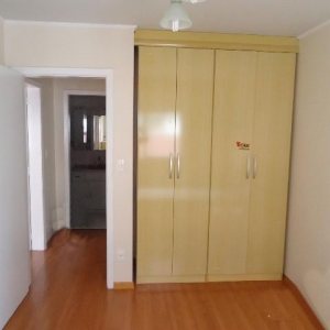 Apto Mobiliado com 61m², 2 dormitórios, 1 vaga, no bairro Centro em Caxias do Sul para Comprar