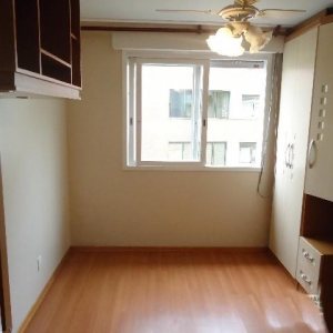 Apto Mobiliado com 61m², 2 dormitórios, 1 vaga, no bairro Centro em Caxias do Sul para Comprar