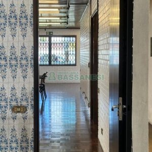 Casa com 300m², 4 dormitórios, 4 vagas, no bairro Centro em Caxias do Sul para Comprar