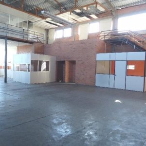 Pavilhão com 880m², no bairro Presidente Vargas em Caxias do Sul para Alugar