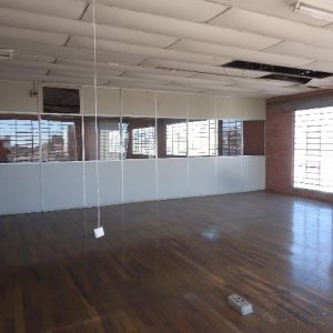 Pavilhão com 880m², no bairro Presidente Vargas em Caxias do Sul para Alugar