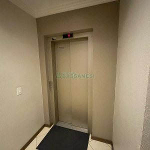 Apartamento com 75m², 2 dormitórios, 1 vaga, no bairro Centro em Caxias do Sul para Comprar