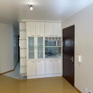 Apartamento com 75m², 2 dormitórios, 1 vaga, no bairro Centro em Caxias do Sul para Comprar