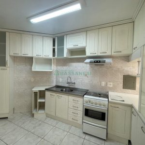 Apartamento com 75m², 2 dormitórios, 1 vaga, no bairro Centro em Caxias do Sul para Comprar