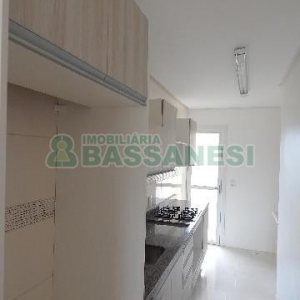 Apartamento com 78m², 2 dormitórios, 2 vagas, no bairro Vinhedos em Caxias do Sul para Alugar