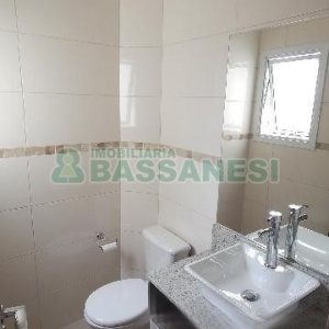 Apartamento com 78m², 2 dormitórios, 2 vagas, no bairro Vinhedos em Caxias do Sul para Alugar