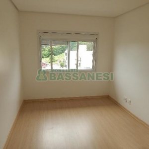 Apartamento com 78m², 2 dormitórios, 2 vagas, no bairro Vinhedos em Caxias do Sul para Alugar