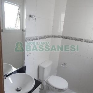 Apartamento com 78m², 2 dormitórios, 2 vagas, no bairro Vinhedos em Caxias do Sul para Alugar