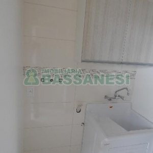 Apartamento com 78m², 2 dormitórios, 2 vagas, no bairro Vinhedos em Caxias do Sul para Alugar