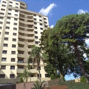 Apto Mobiliado com 140m², 3 dormitórios, 2 vagas, no bairro Pio X em Caxias do Sul para Alugar