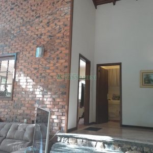 Casa com 400m², 3 dormitórios, 2 vagas, no bairro Santa Catarina em Caxias do Sul para Alugar