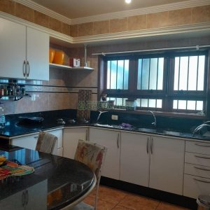 Casa com 400m², 3 dormitórios, 2 vagas, no bairro Santa Catarina em Caxias do Sul para Alugar