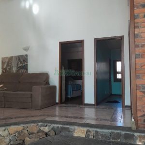 Casa com 400m², 3 dormitórios, 2 vagas, no bairro Santa Catarina em Caxias do Sul para Alugar