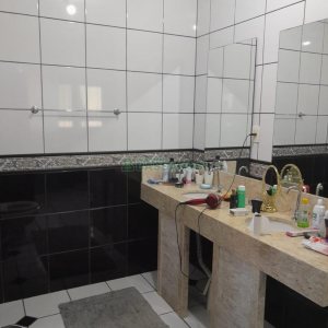 Casa com 400m², 3 dormitórios, 2 vagas, no bairro Santa Catarina em Caxias do Sul para Alugar