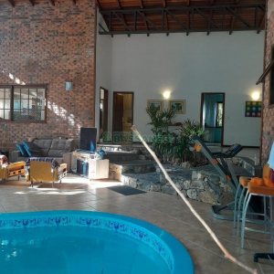 Casa com 400m², 3 dormitórios, 2 vagas, no bairro Santa Catarina em Caxias do Sul para Alugar