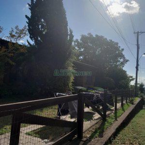 Casa com 400m², 3 dormitórios, 2 vagas, no bairro Santa Catarina em Caxias do Sul para Alugar