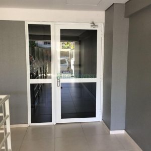 Kitinete com 39m², 1 dormitório, no bairro São Pelegrino em Caxias do Sul para Alugar