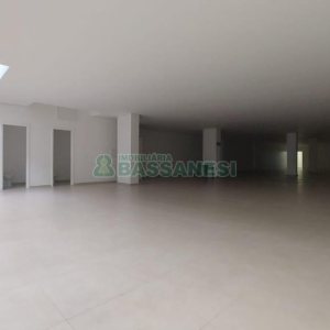 Loja com 400m², no bairro Centro em Caxias do Sul para Alugar