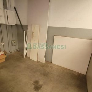 Pavilhão com 580m², 2 vagas, no bairro Cidade Nova em Caxias do Sul para Alugar