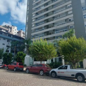 Apartamento com 140m², 3 dormitórios, 2 vagas, no bairro Centro em Caxias do Sul para Alugar ou Comprar
