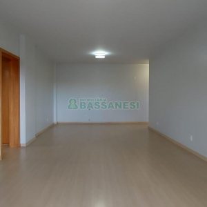 Apto Mobiliado com 140m², 3 dormitórios, 2 vagas, no bairro Centro em Caxias do Sul para Comprar