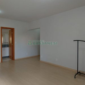 Apto Mobiliado com 140m², 3 dormitórios, 2 vagas, no bairro Centro em Caxias do Sul para Comprar