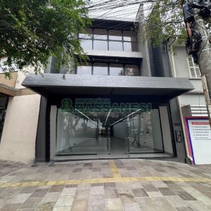 Loja com 545m², no bairro São Pelegrino em Caxias do Sul para Alugar