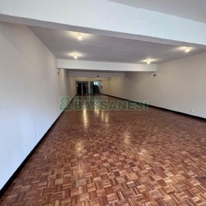 Loja com 545m², no bairro São Pelegrino em Caxias do Sul para Alugar