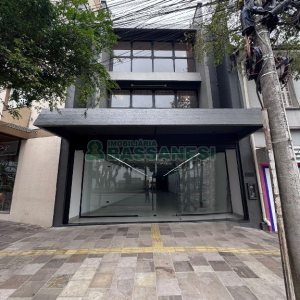 Loja com 545m², no bairro São Pelegrino em Caxias do Sul para Alugar
