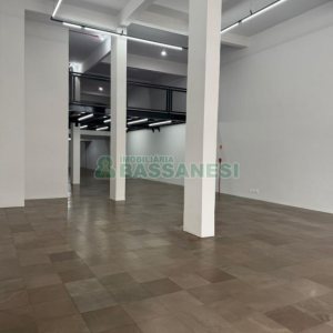 Sala com 600m², no bairro Centro em Caxias do Sul para Alugar