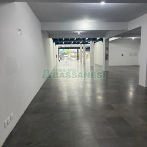 Sala com 600m², no bairro Centro em Caxias do Sul para Alugar