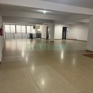 Sala com 600m², no bairro Centro em Caxias do Sul para Alugar