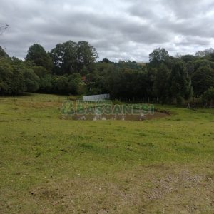 Chácara com 200m², 3 dormitórios, 1 vaga, no bairro Fazenda Souza em Caxias do Sul para Comprar