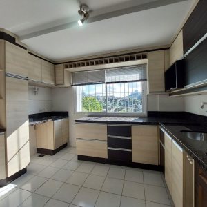 Apartamento com 60m², 2 dormitórios, 1 vaga, no bairro São Luiz em Caxias do Sul para Alugar ou Comprar
