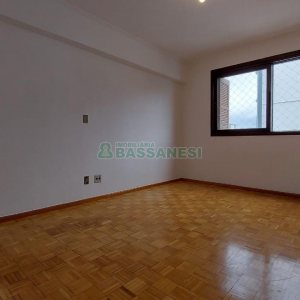 Apartamento com 170m², 3 dormitórios, 1 vaga, no bairro Lourdes em Caxias do Sul para Alugar