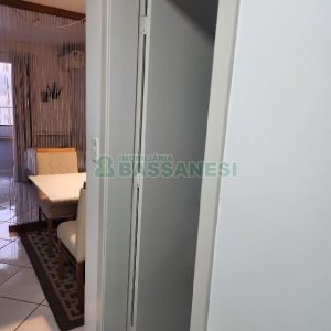 Kitinete Mobiliado com 25m², 1 dormitório, 1 vaga, no bairro Petrópolis em Caxias do Sul para Alugar