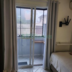 Kitinete Mobiliado com 25m², 1 dormitório, 1 vaga, no bairro Petrópolis em Caxias do Sul para Alugar