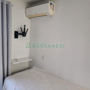Kitinete Mobiliado com 25m², 1 dormitório, 1 vaga, no bairro Petrópolis em Caxias do Sul para Alugar