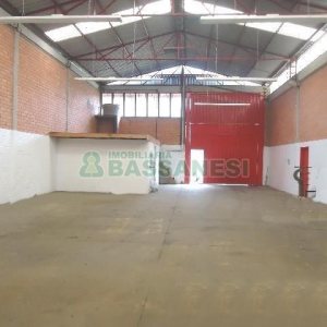 Pavilhão com 248m², no bairro Interlagos em Caxias do Sul para Alugar