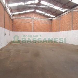 Pavilhão com 248m², no bairro Interlagos em Caxias do Sul para Alugar