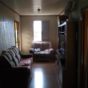 Casa com 80m², 3 dormitórios, 1 vaga, no bairro Rio Branco em Caxias do Sul para Comprar