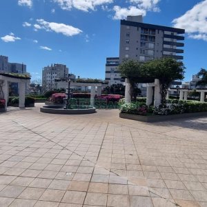 Apto Mobiliado com 94m², 3 dormitórios, 2 vagas, no bairro Rio Branco em Caxias do Sul para Comprar