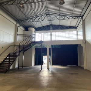 Pavilhão com 250m², no bairro Santa Catarina em Caxias do Sul para Alugar