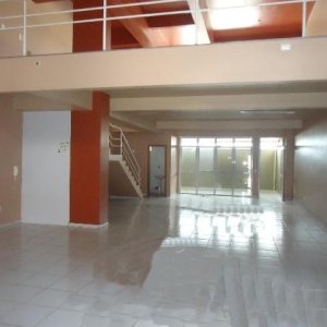 Loja com 234m², 3 vagas, no bairro Madureira em Caxias do Sul para Alugar