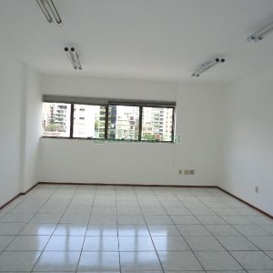 Sala com 44m², no bairro Centro em Caxias do Sul para Alugar